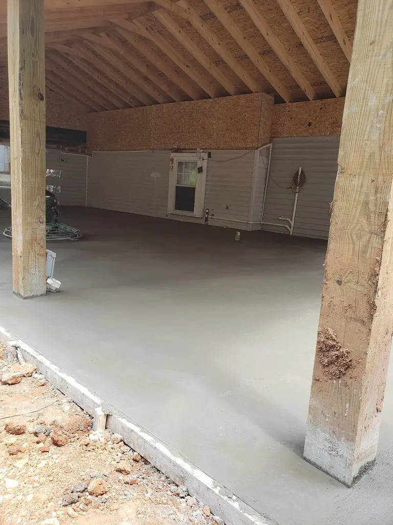 The Zeledon Concrete crew at work in Knoxville, Tennessee